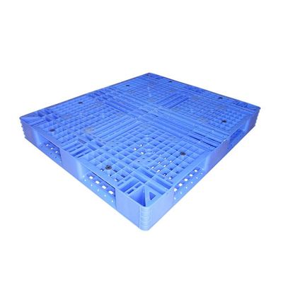 CHOYEZ le bleu en plastique entièrement réversible 130 x 110cm de palettes de Rackable